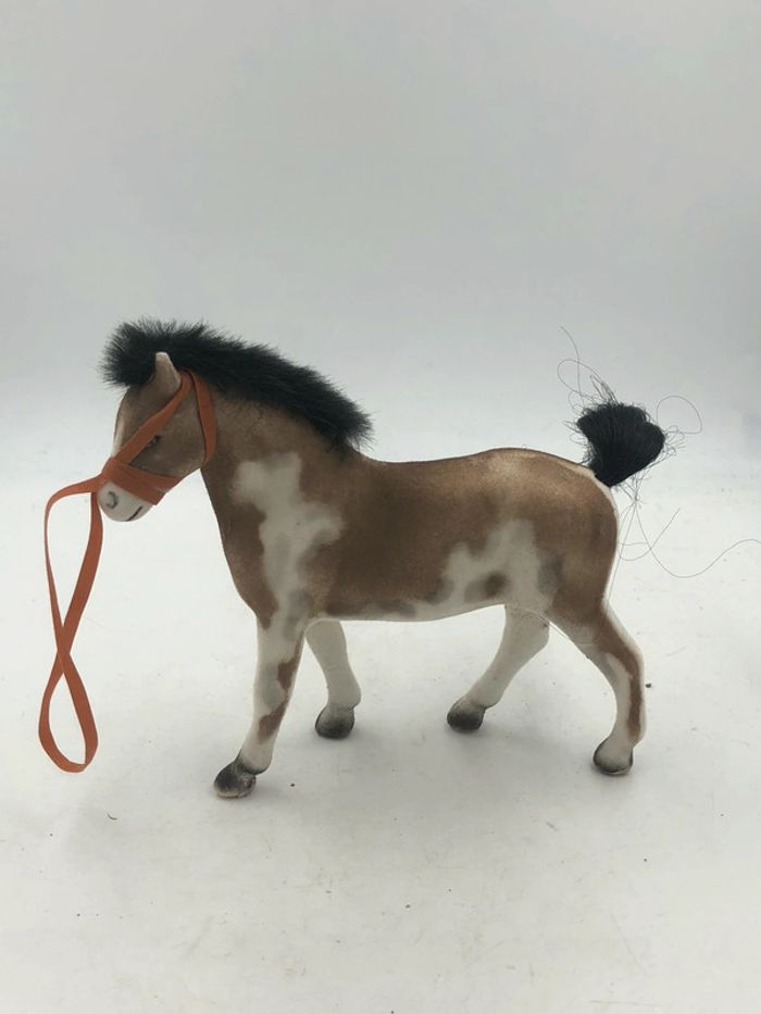 Cheval matière velours 18 x 18 cm
