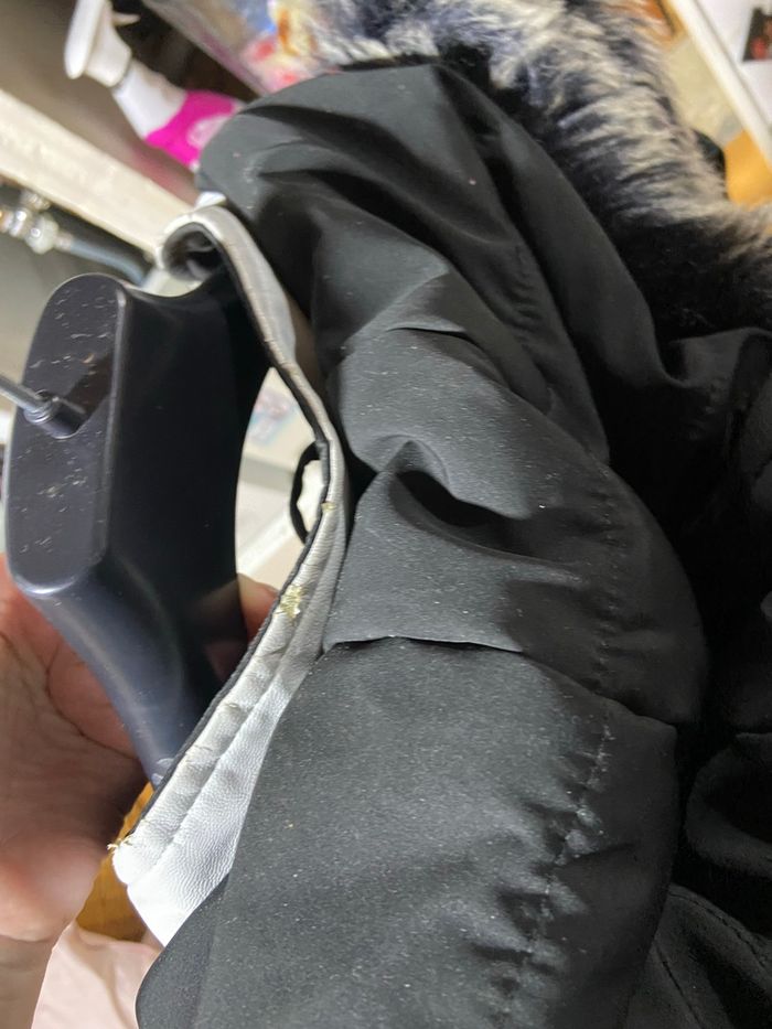 Super blouson avec capuche couleur noir blanc taille m bon état - photo numéro 9