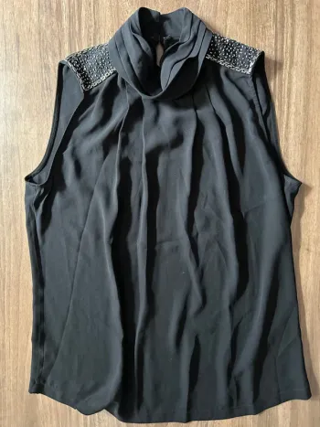 Top fluide noir