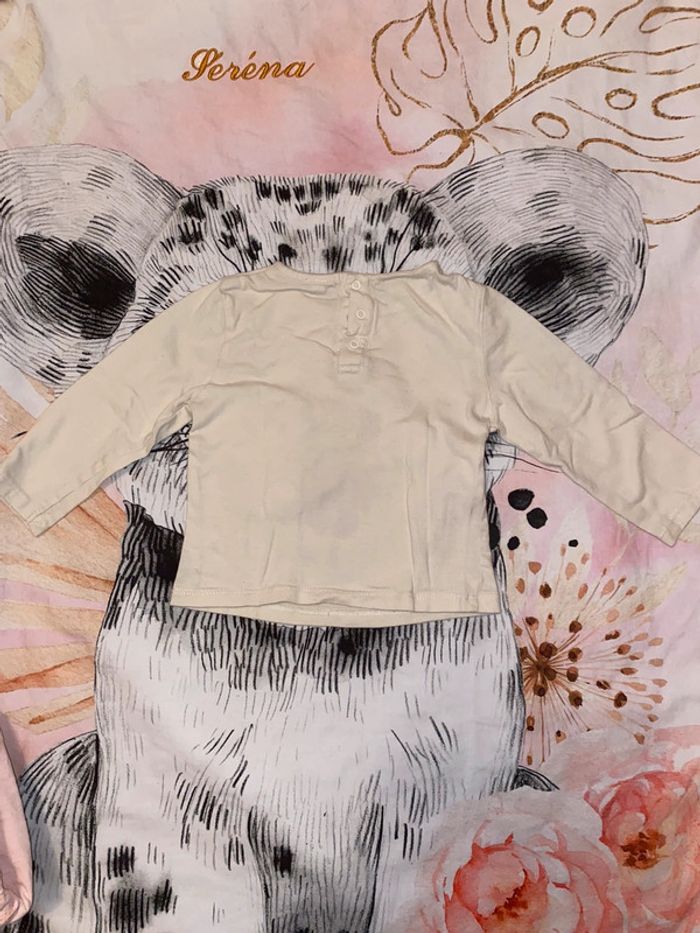 Ensemble pantalon et 2 t-shirts, taille 6-12 mois, marque BabyGap. - photo numéro 11