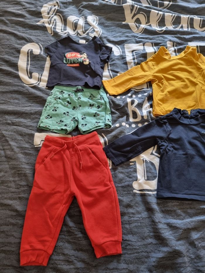 Lot 12mois parfait état