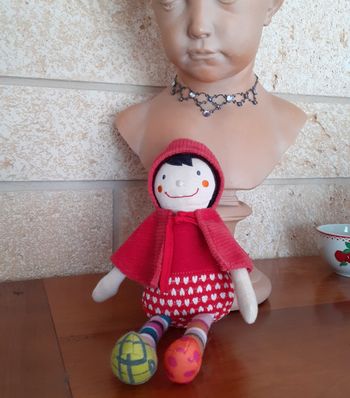 Poupée-doudou "Petit Chaperon rouge" *Ebulobo