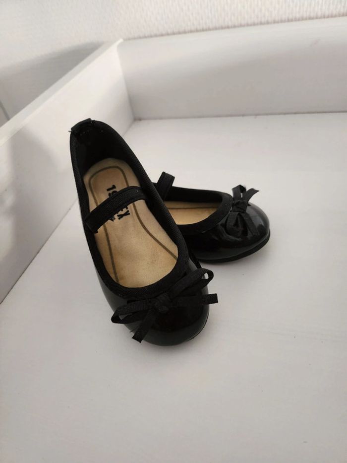 Ballerines bébé noir verni