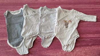 Lot 4 bodys 1M mixte
