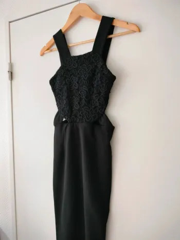 Robe dentelle fuseau noir XS