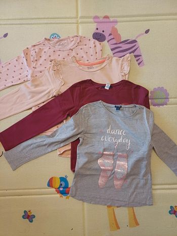 Lot 4 t-shirts manches longues 6 ans