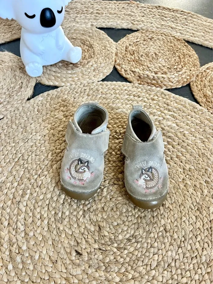 Chaussons en cuir gris motif renard Vertbaudet pointure 25 - photo numéro 2
