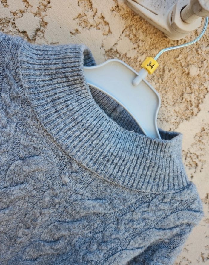 Pull Kiabi gris taille S - photo numéro 3
