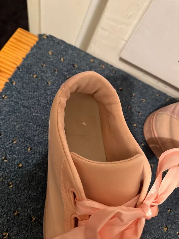 Baskets rose satin lacets - photo numéro 2