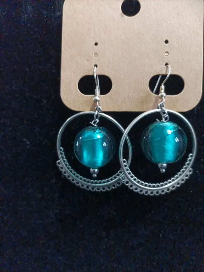 Paire de boucles d'oreilles perles - photo numéro 2