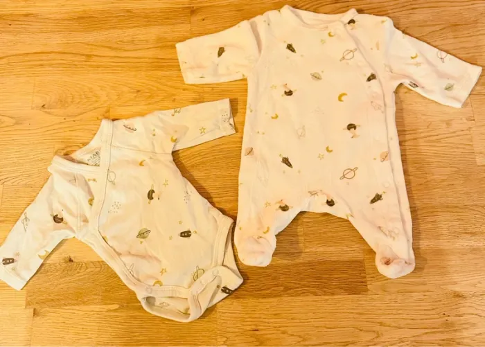 Ensemble pyjama et body naissance