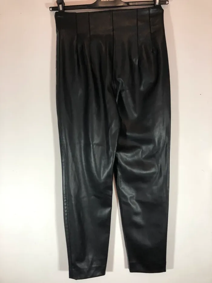 Pantalon Simili, cuir Zara - photo numéro 2