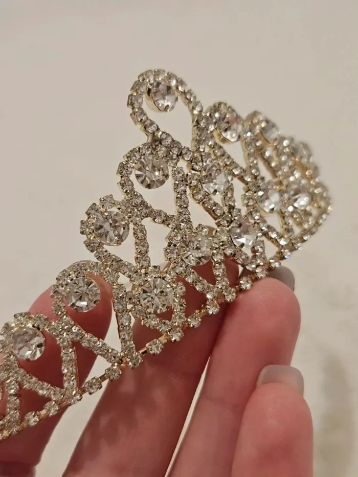 Couronne dorée avec strass argentés - photo numéro 6