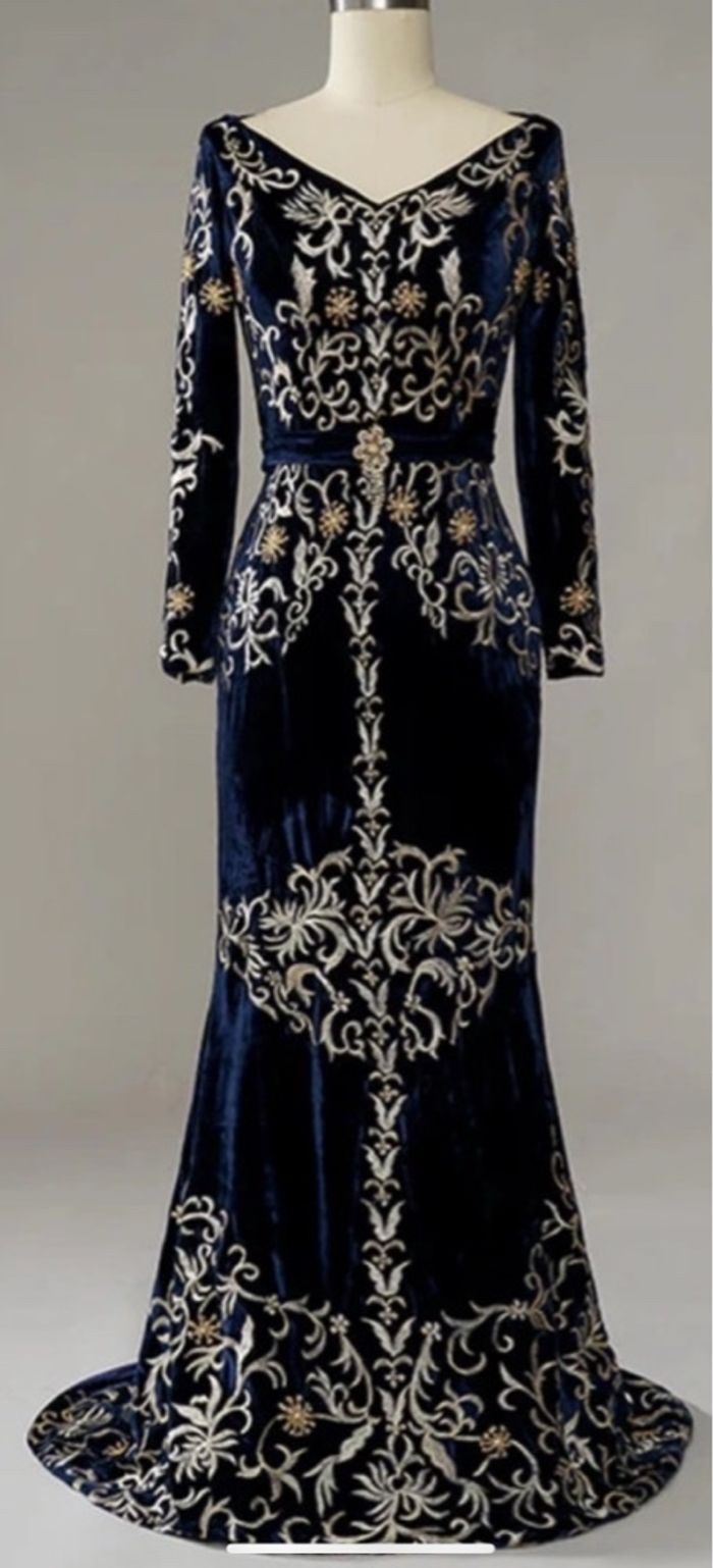Robe sirène en velours, broderie orientales bleu marine - photo numéro 4