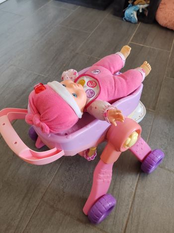 Poussette musicale 3 positions avec bébé