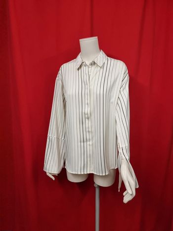 NA-KD Chemise en satin à manchettes larges * taille 36 *