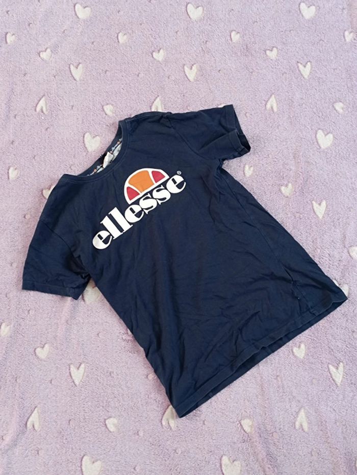 T-shirt bleu marine ellesse