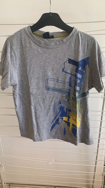Tee Shirt gris 8 ans