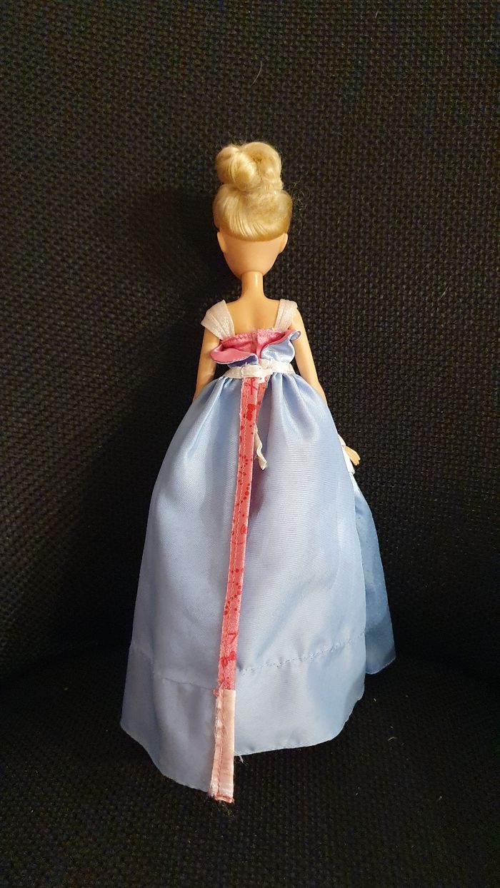 Cendrillon tenue magique - Disney Princesse - photo numéro 4