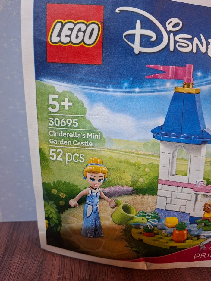 Lego Disney princesse château de cendrillon miniature avec jardin - photo numéro 2