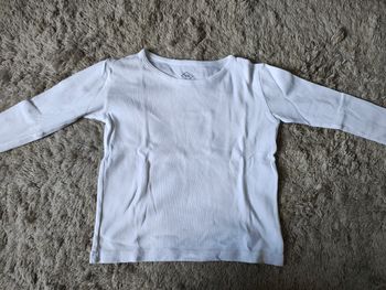 Tee-shirt longues manches taille 4-5 ans