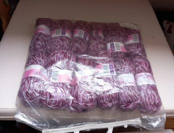 Lot 12 pelotes rose marbré