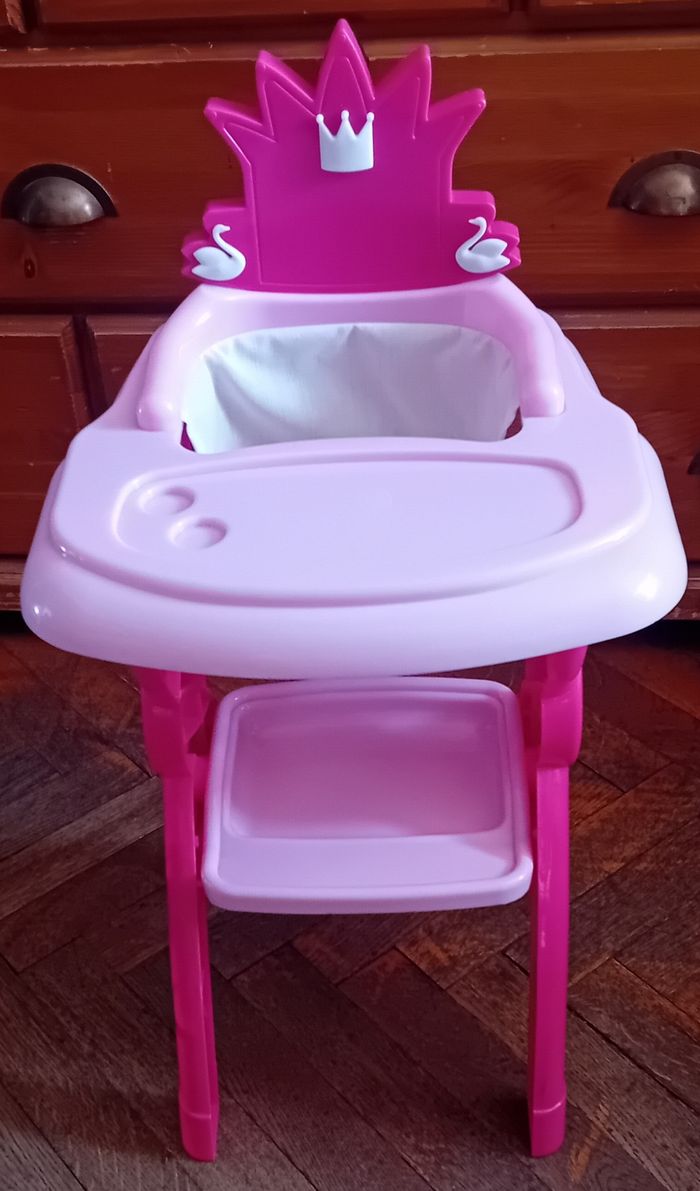 Chaise haute pour poupée vintage