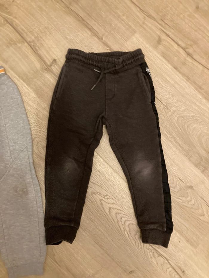 Lot de 2 joggings 6ans - photo numéro 4