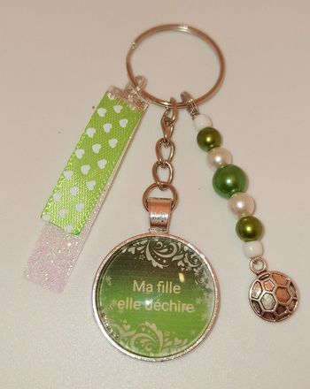 Cadeau ma fille,porte clé message bijoux de sac " ma fille elle déchire "