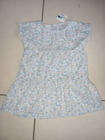 Robe fleurie neuve 9 mois