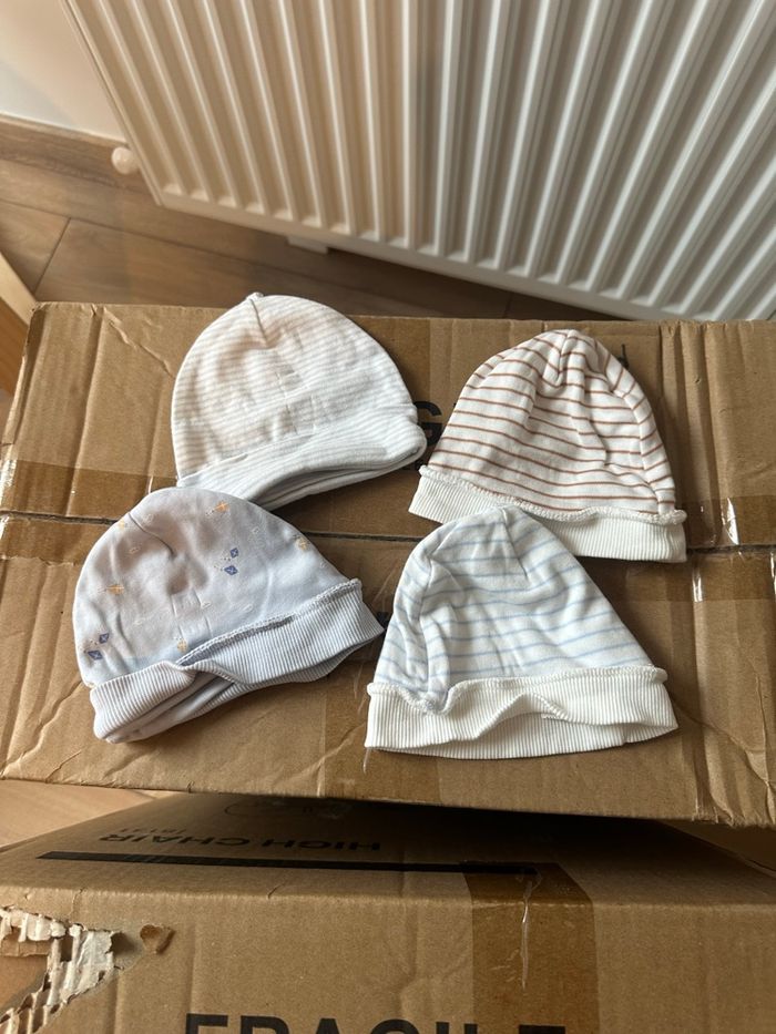 Lot bonnets naissance