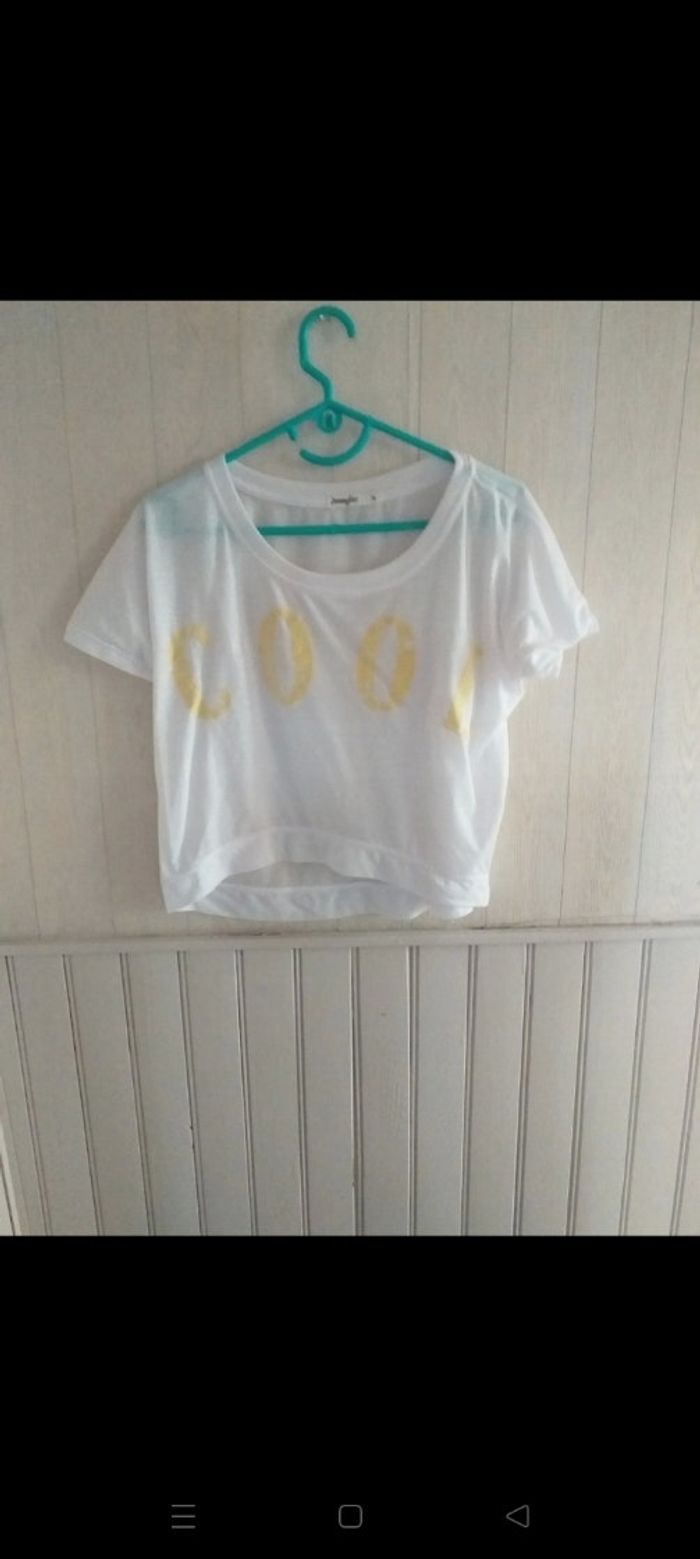 Tee shirt court style crop top