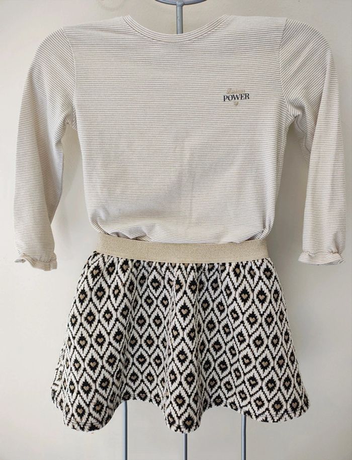 4 ans ensemble teeshirt Tape à l'oeil et jupe Vertbaudet