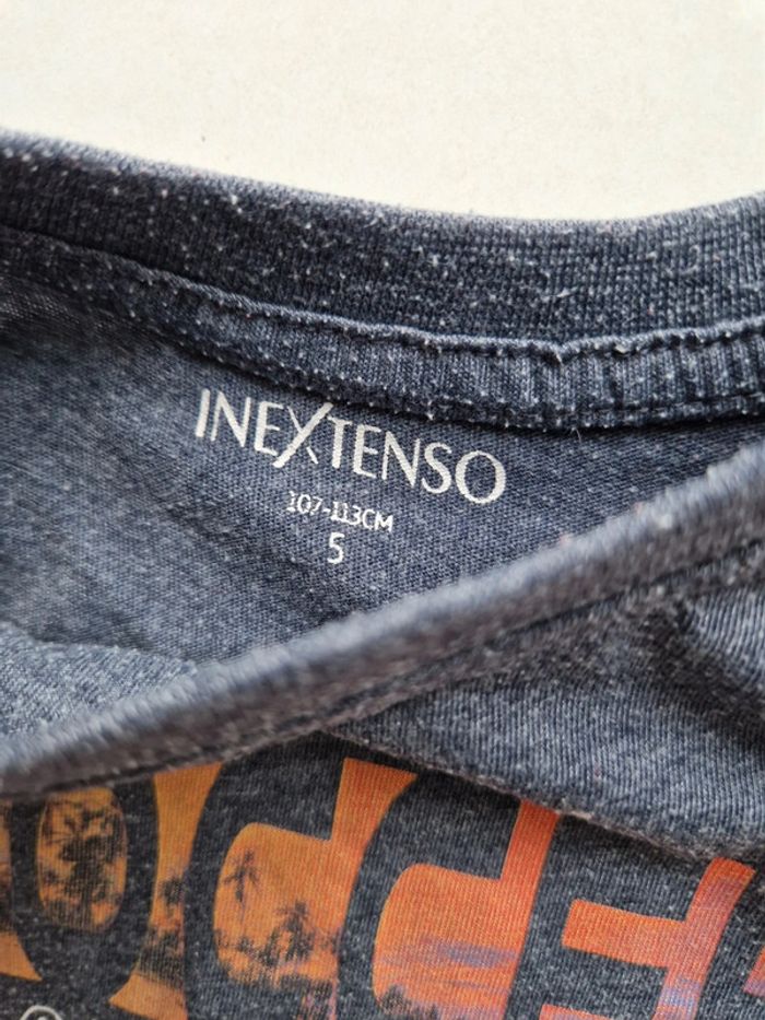 Lot short et 2 tee-shirts en 5 ans - photo numéro 3