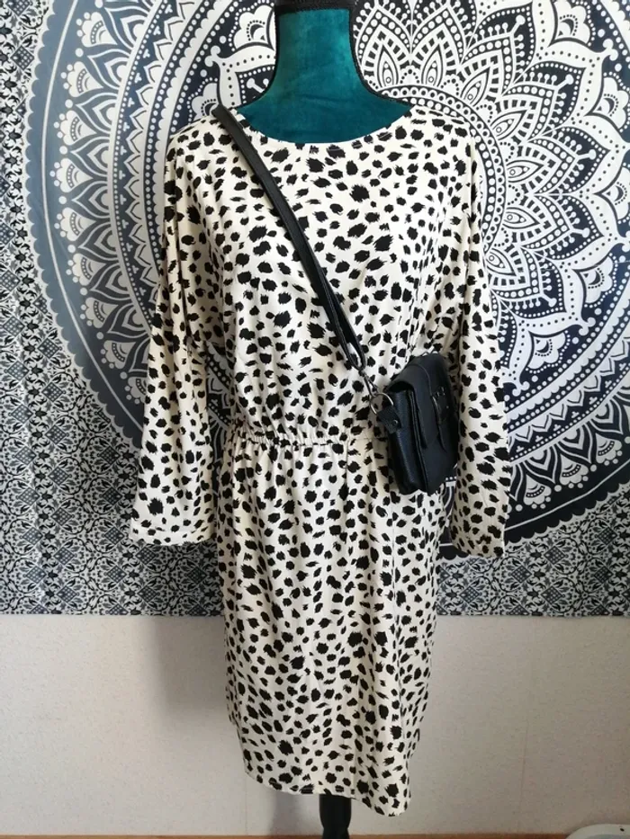 Robe manches longues beige motif noir girafe / best mountain / (M)