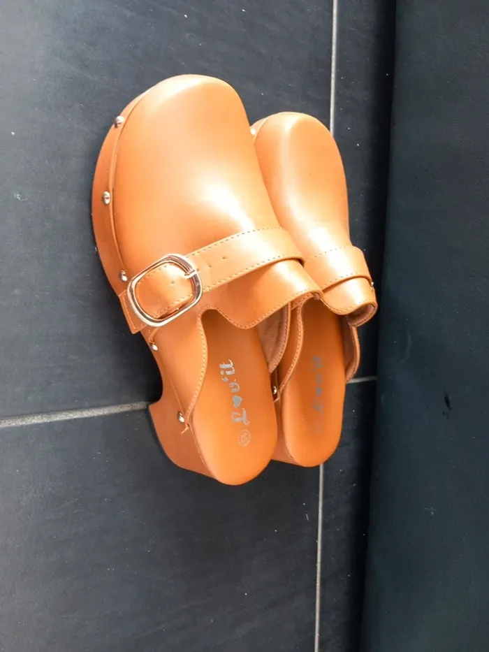 Sabot femme taille 37 en très bon état - photo numéro 2