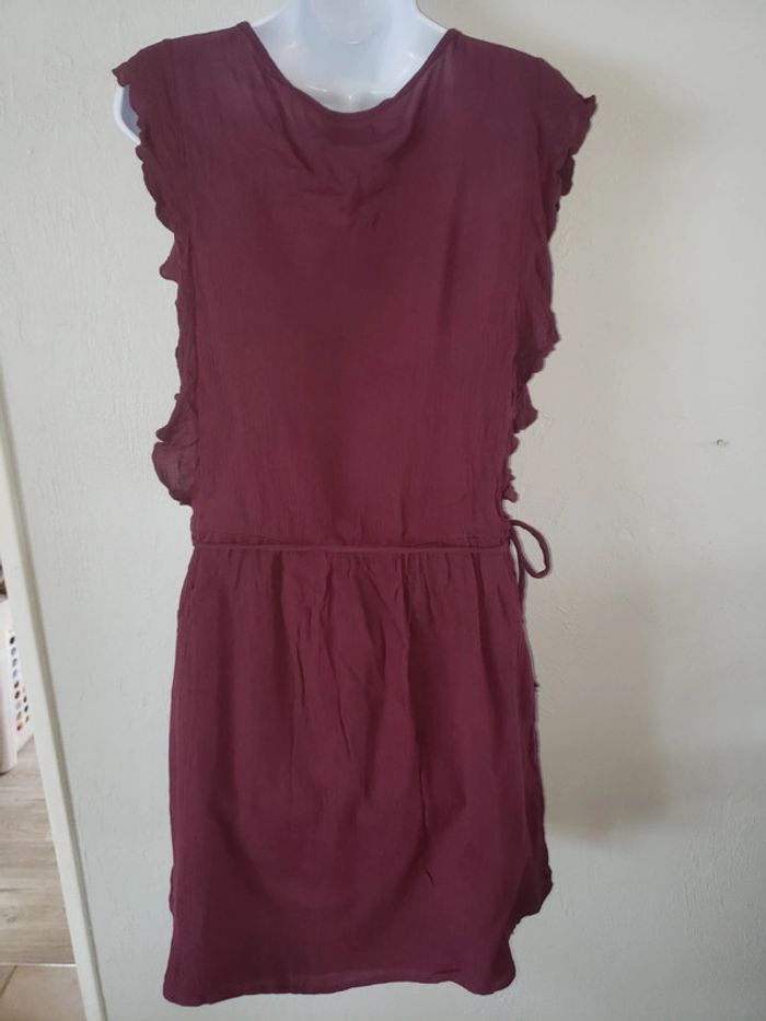 Robe bordeaux a dentelle - photo numéro 3