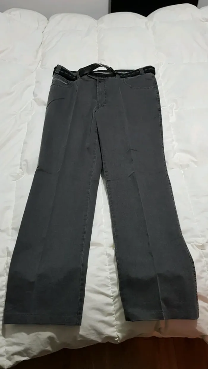 Pantalon jean gris avec ceinture Luigi Morini