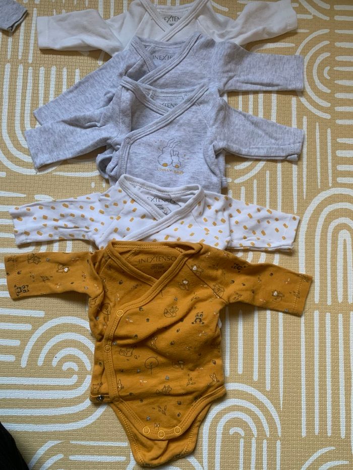Lot vêtements naissance /0 mois/50cm - photo numéro 4
