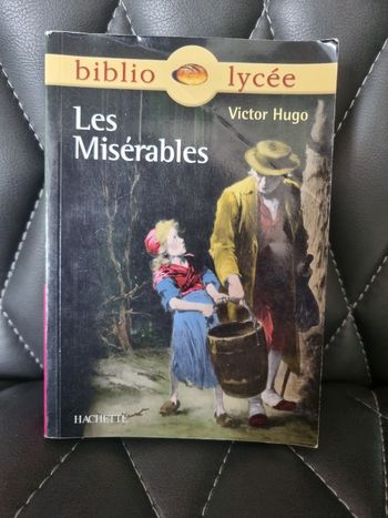 Livre les misérables de victor hugo