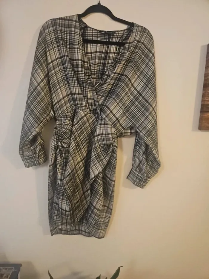 Robe Zara neuve - Taille S - photo numéro 2