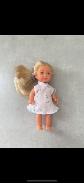 Petite poupée