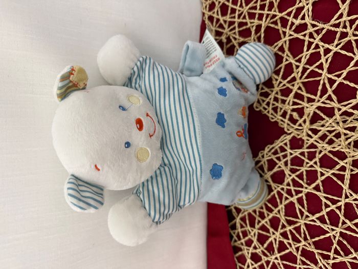 Doudou semi plat ours KIABI bleu blanc train brodé rayé - photo numéro 2