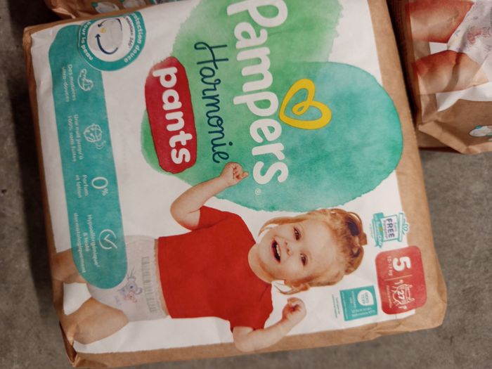 3 paquet de couche Pampers harmonie pants taille 5 et 6 a 28€ - photo numéro 3