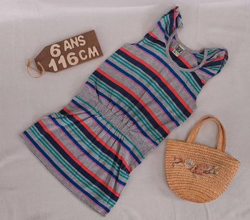 Robe 👸sans manche, tape à l'œil, 6ans