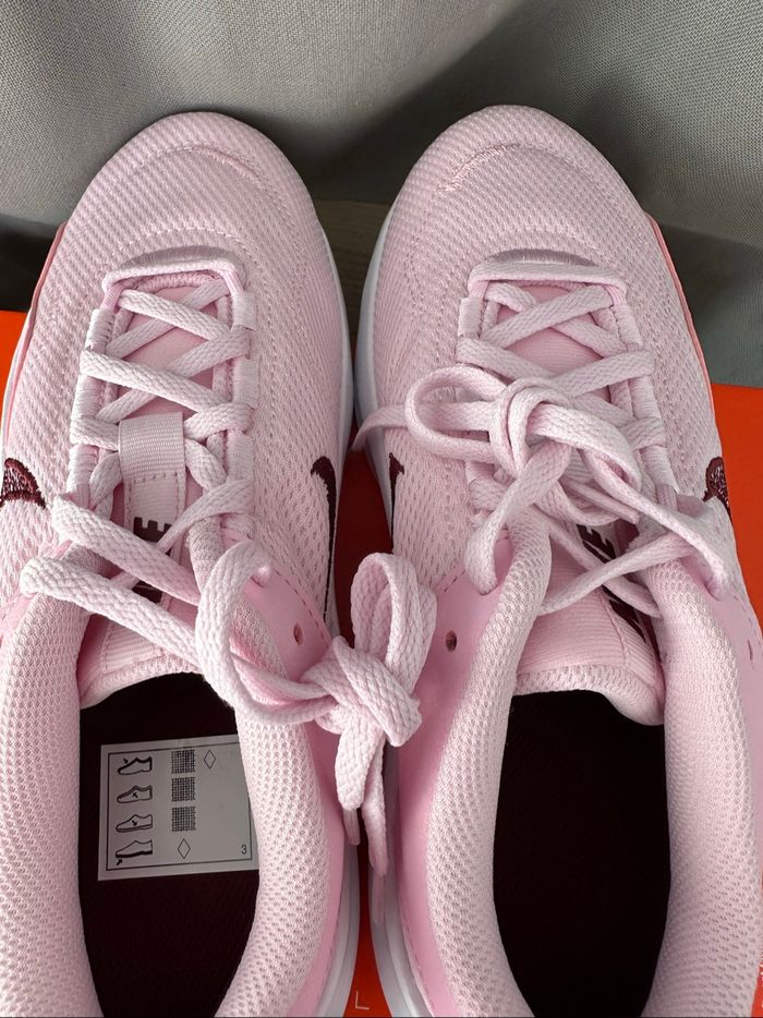 Nike Legend Essential 3nn - Taille 39 - neuve dans leur boite - photo numéro 6