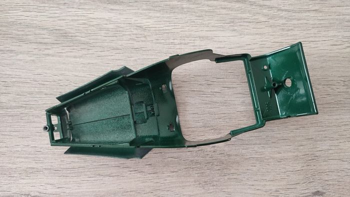 Carcasse verte pièce détachée miniature jaguar SS 100 1937 1/18 burago #B62 - photo numéro 3