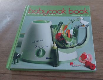 Livre cuisine pour bébé en très bon état