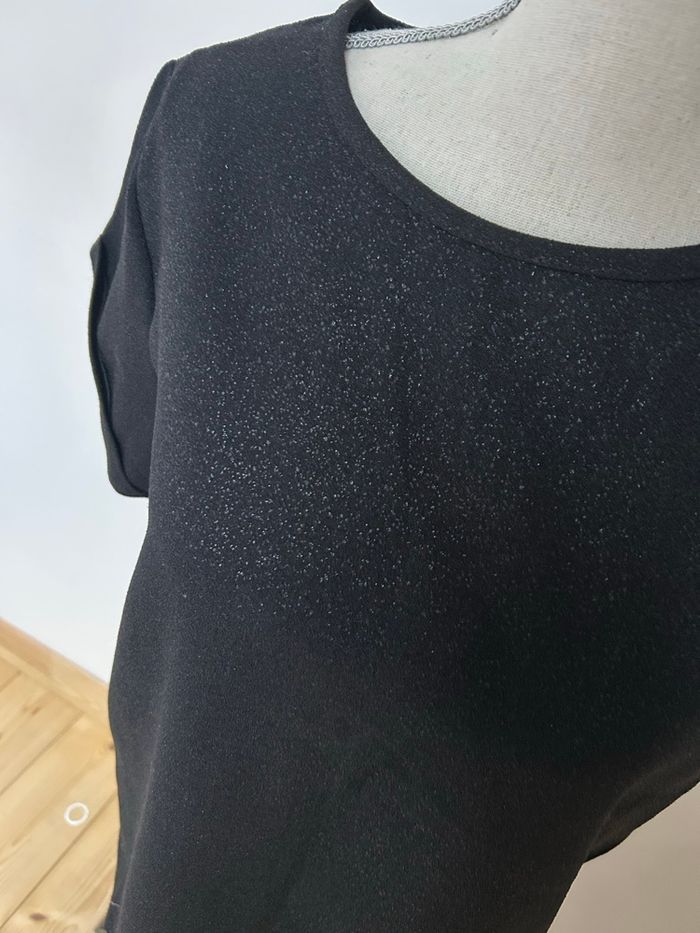 T-shirt noir avec fermeture dans le dos - taille 40