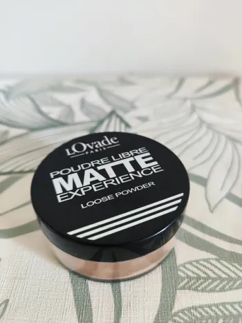 Lovade paris poudre libre matte experience n020 moyen 10g à utiliser 12 mois après ouverture